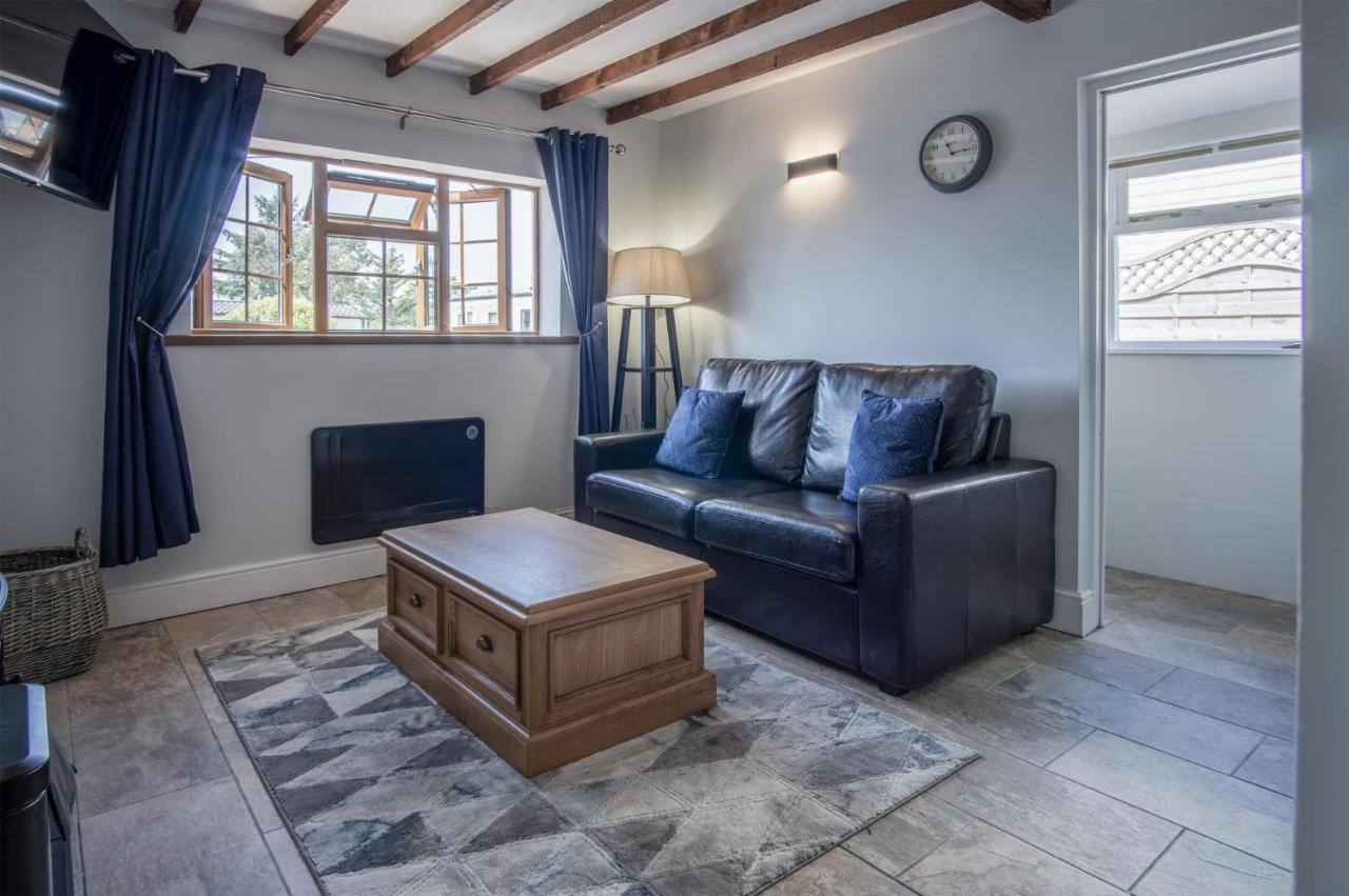 Honeysuckle Cottage - 1 Bedroom Cottage - 암로스 외부 사진